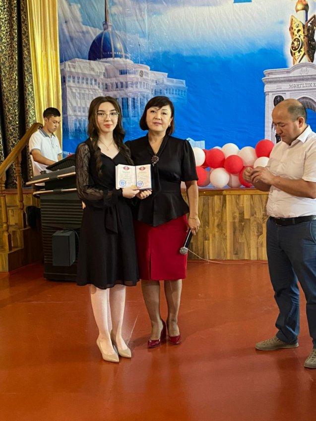"Тәуелсіздік ұландары" тақырыбы аясында өткен аттестат тапсыру іс-шарасы